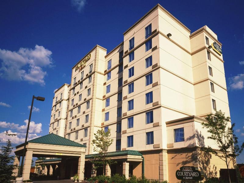 Courtyard By Marriott Toronto Airport image