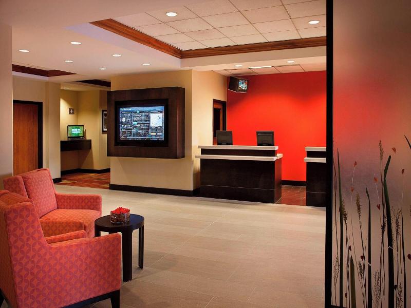 Courtyard By Marriott Toronto Airport image