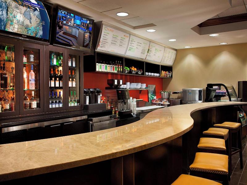 Courtyard By Marriott Toronto Airport image