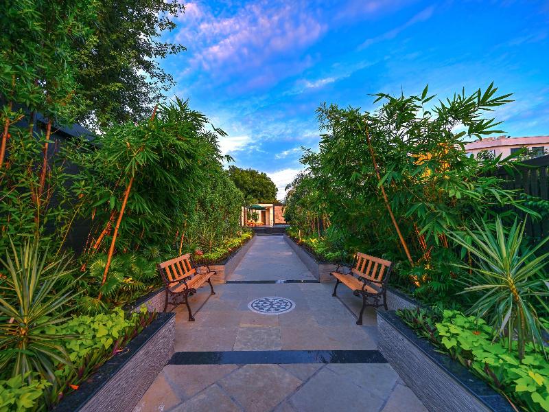 Royale Residency image