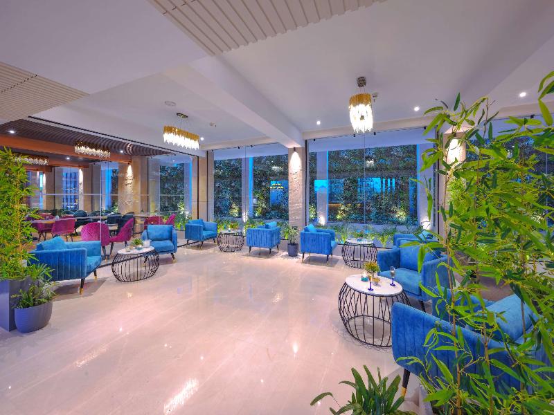 Royale Residency image