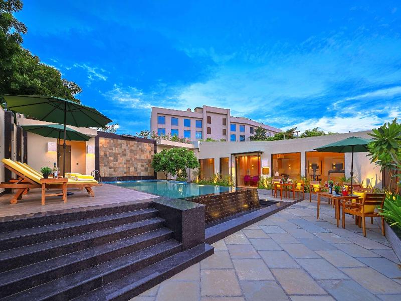 Royale Residency image