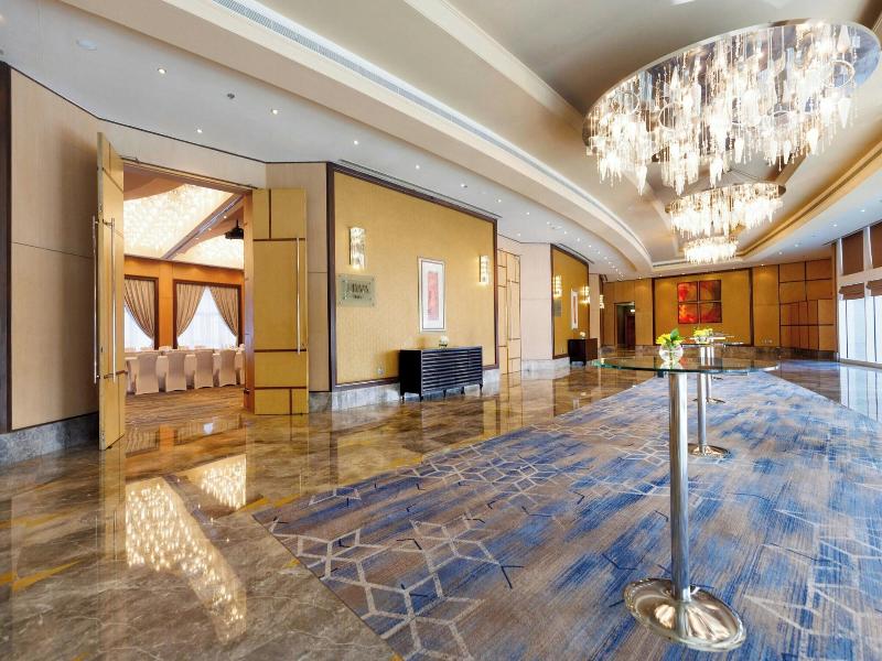 Le Royal Meridien Abu Dhabi image