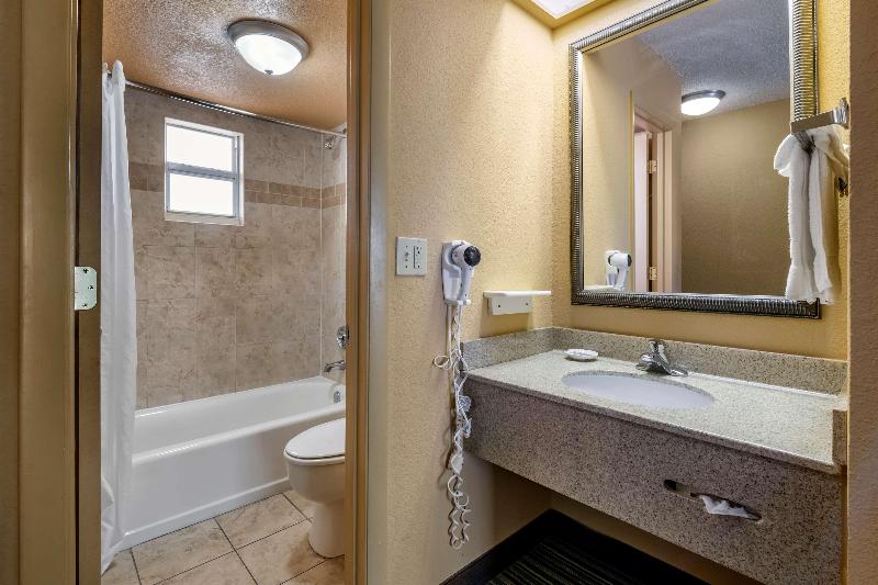 Spark by Hilton Ormond Beach Oceanfront — photo 146