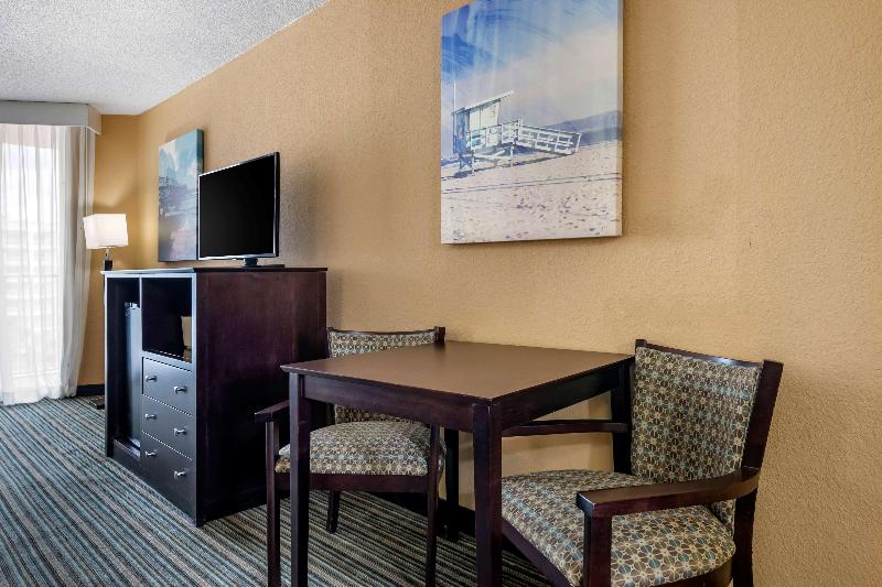 Spark by Hilton Ormond Beach Oceanfront — photo 147