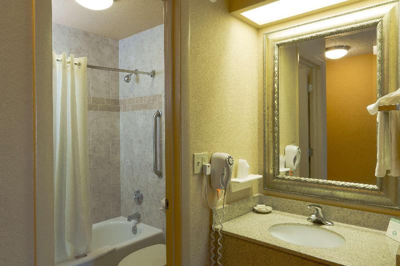 Spark by Hilton Ormond Beach Oceanfront — photo 70