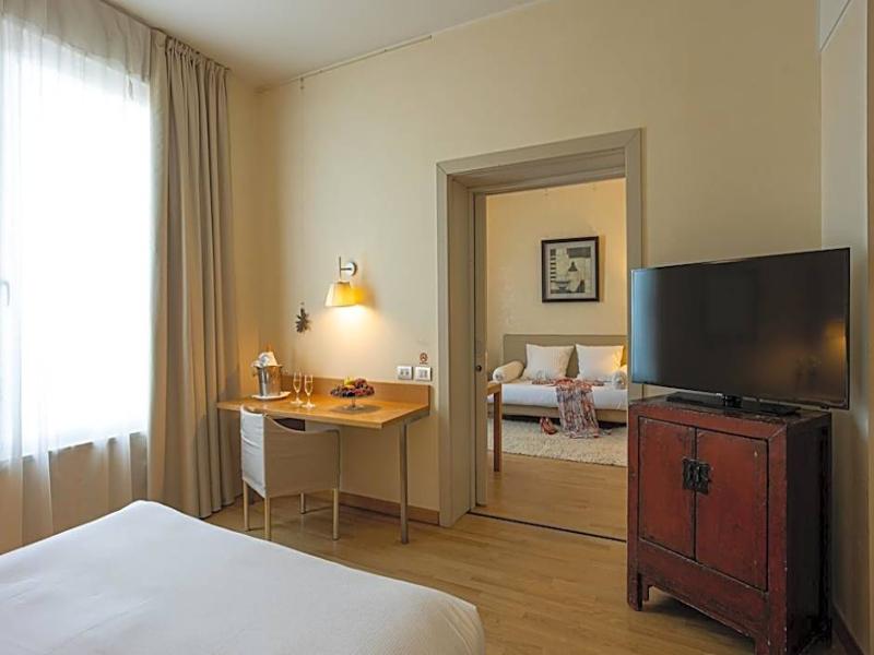 Cosmo Hotel Palace image