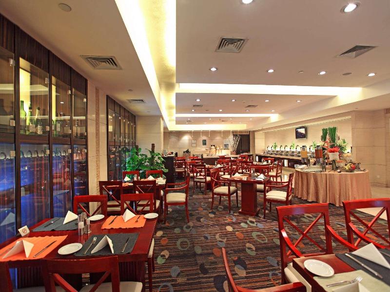 Howard Johnson Huaihai Hotel Shanghai image