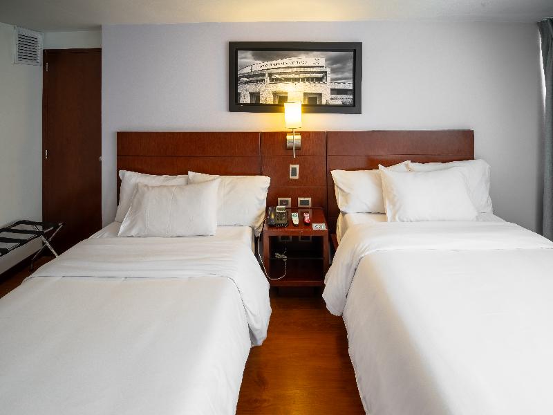 Radisson Bogota Metrotel image