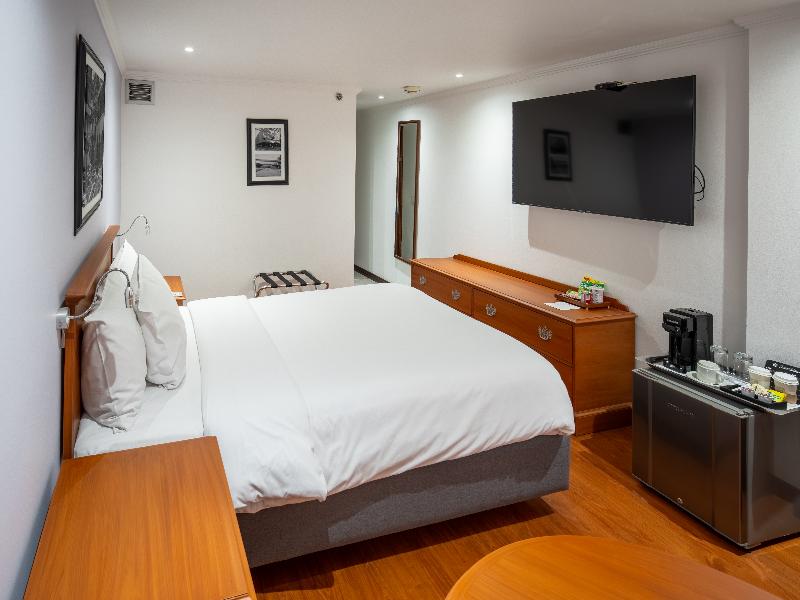 Radisson Bogota Metrotel image