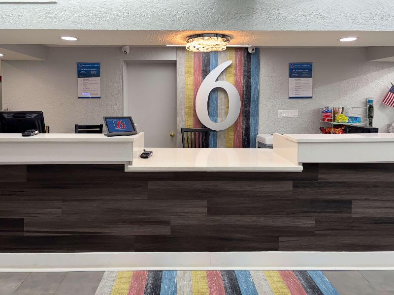 La Casa Inn And Suites image