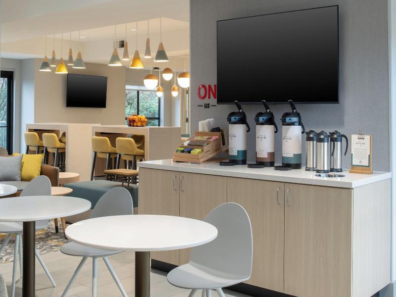 TownePlace Suites by Marriott Portland Airport image