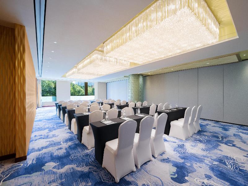 Stay in style at Radisson Blu New World