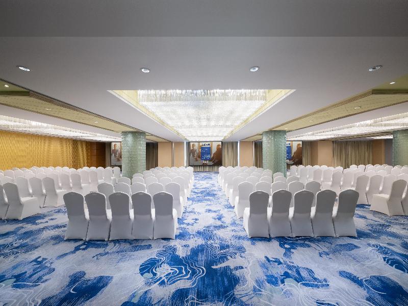 Stay in style at Radisson Blu New World