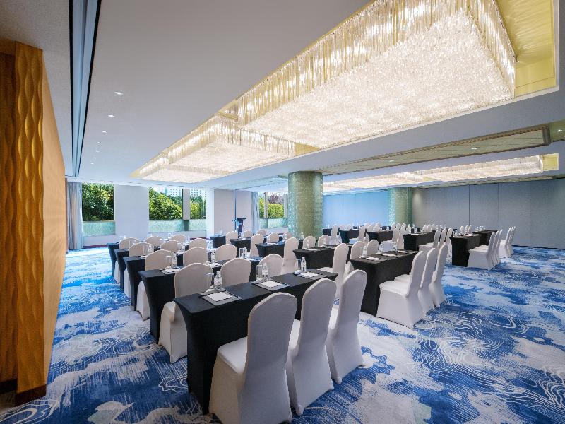 Stay in style at Radisson Blu New World