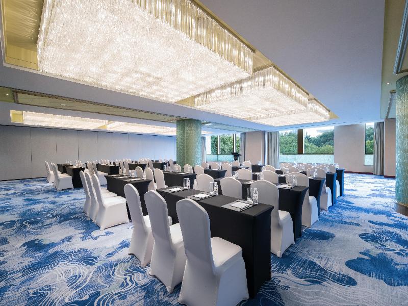 Stay in style at Radisson Blu New World