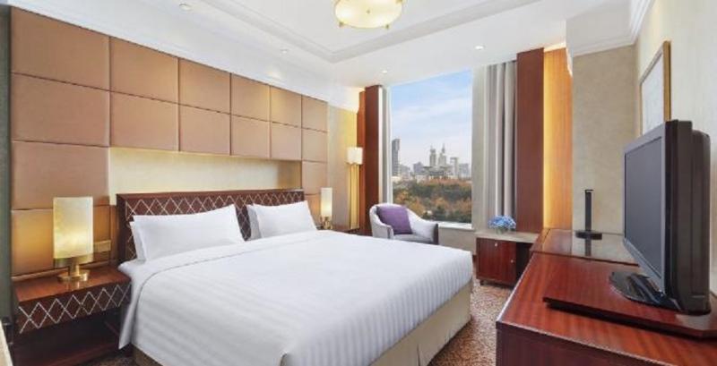 Radisson Blu New World image