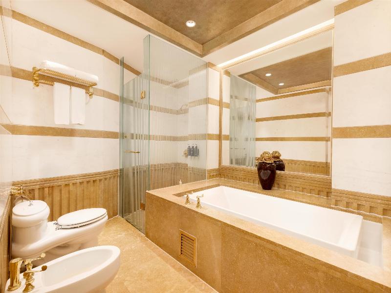 Stay in style at Radisson Blu New World