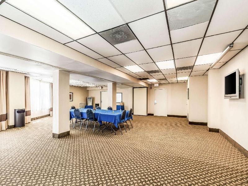 Comfort Inn & Suites Alexandria Area image