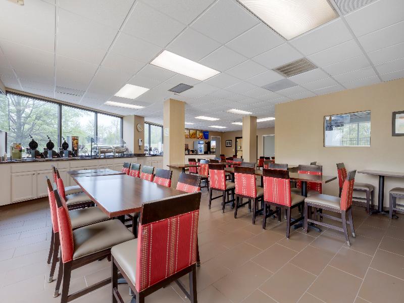 Comfort Inn & Suites Alexandria Area image