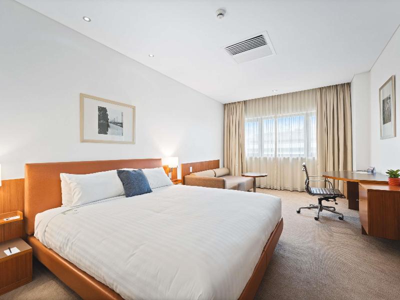 Novotel Canberra image