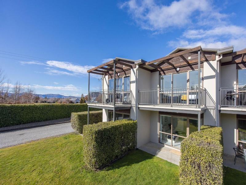 Oakridge Resort Wanaka image
