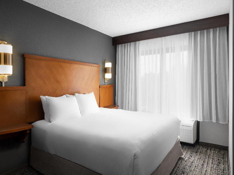Hyatt Place Sterling Dulles Arprt N image