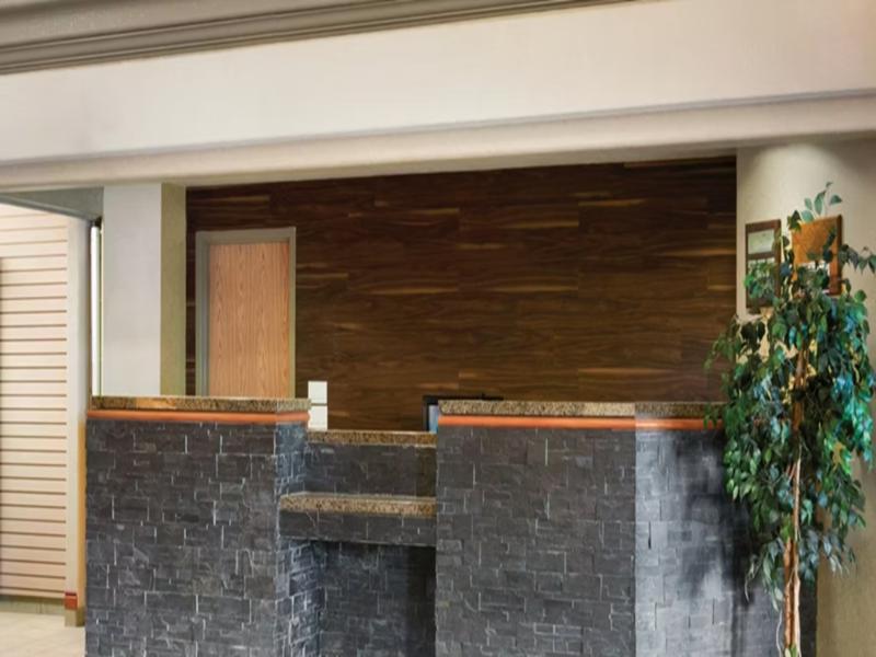 Prairie Crest Calgary Airport by IHG image