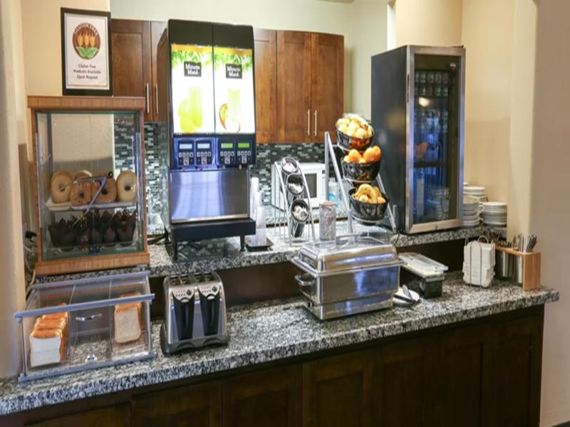 Prairie Crest Calgary Airport by IHG image