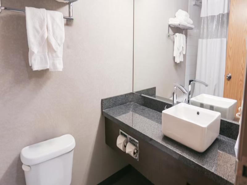 Prairie Crest Calgary Airport by IHG image