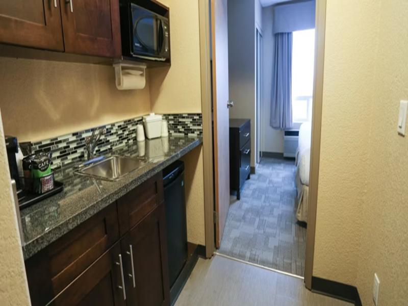Prairie Crest Calgary Airport by IHG image