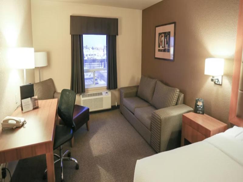 Prairie Crest Calgary Airport by IHG image