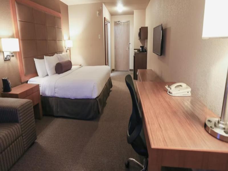 Prairie Crest Calgary Airport by IHG image