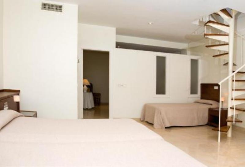 Lloyds Beach Club image