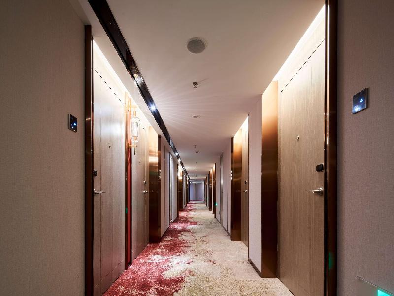 Howard Johnson Paragon Hotel Beijing image