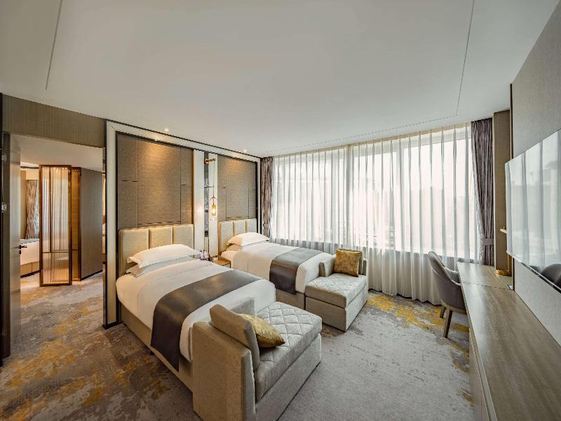 Howard Johnson Paragon Hotel Beijing image