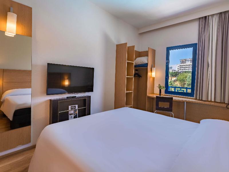 Ibis Meknes image