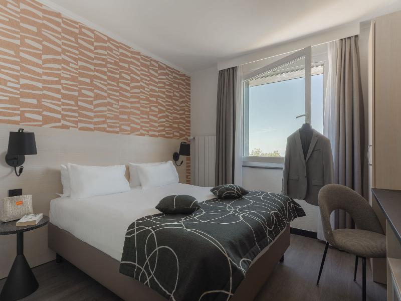EVERNESS Hotel & Resort image