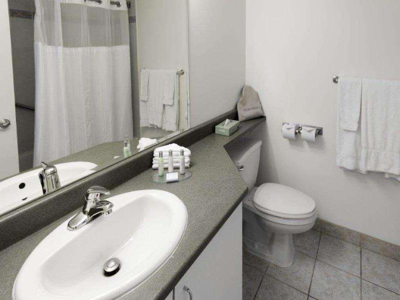 Hotel Faubourg Montreal image