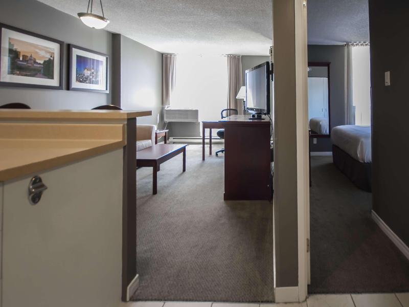 Hotel Faubourg Montreal image