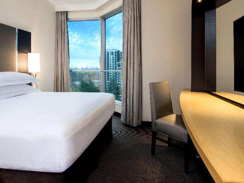 Hilton Toronto Markham Suites Conf Cntr & Spa image