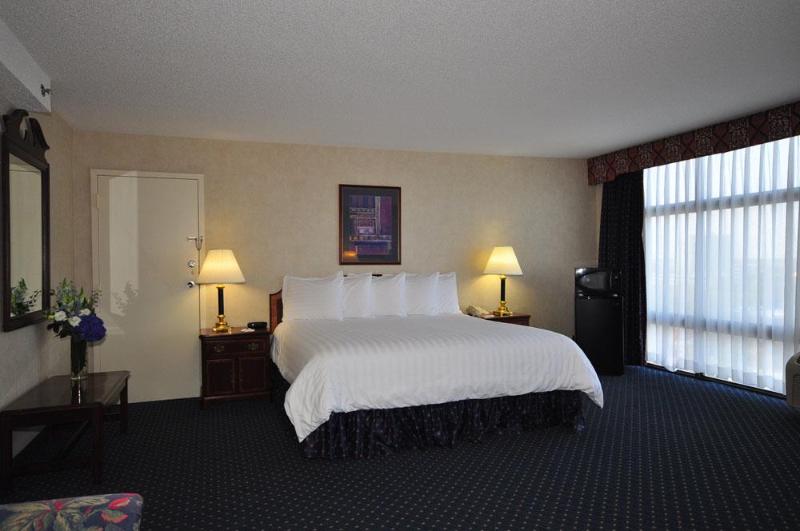 Holiday Inn Chicago North-Evanston photo 9