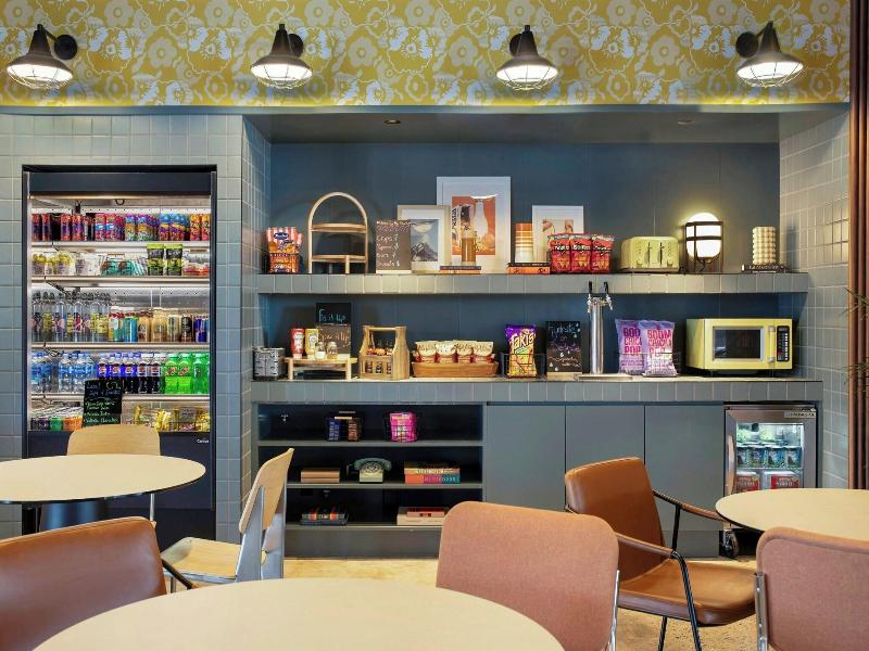 Moxy Banff image