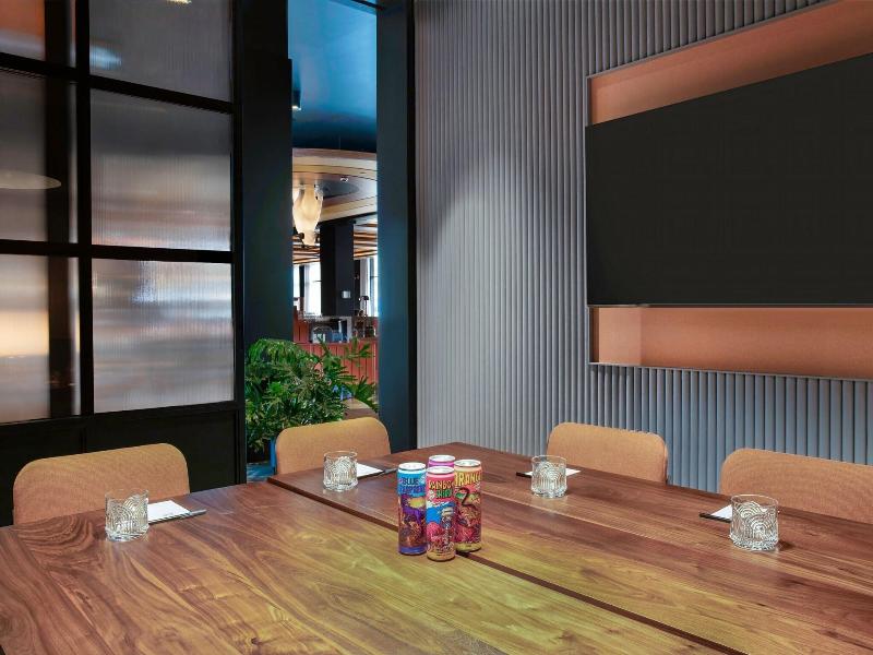 Moxy Banff image