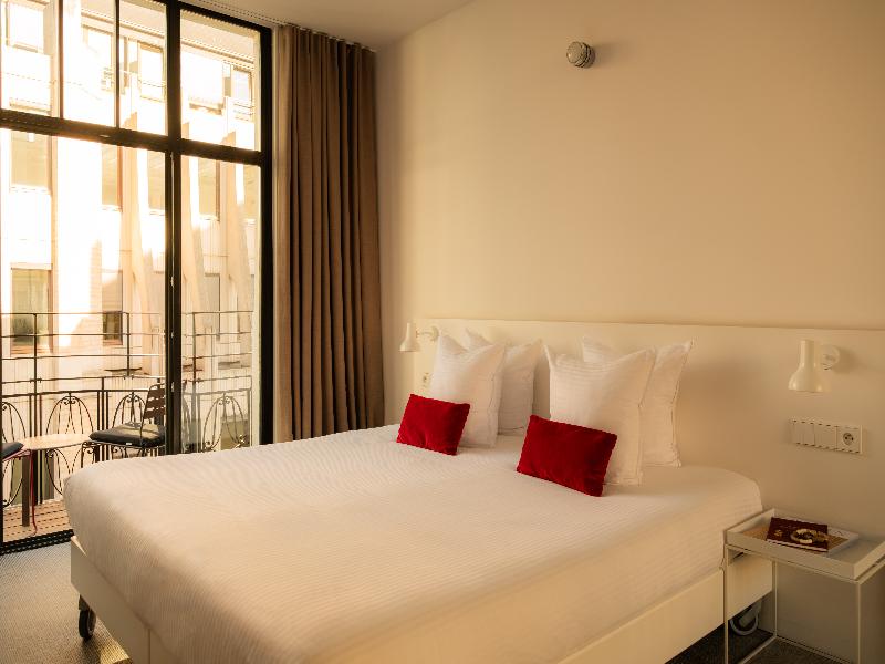 9Hotel Central image