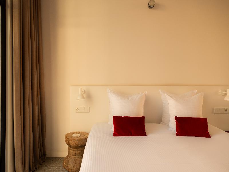 9Hotel Central image