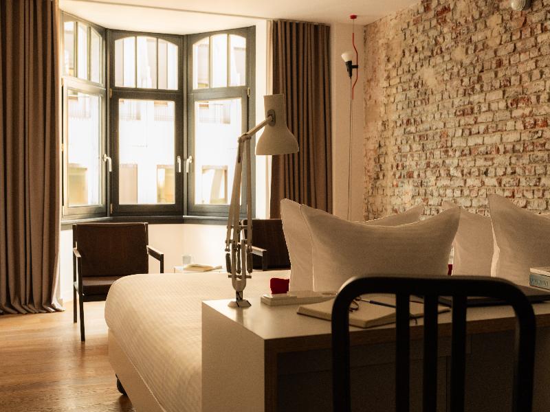 9Hotel Central image