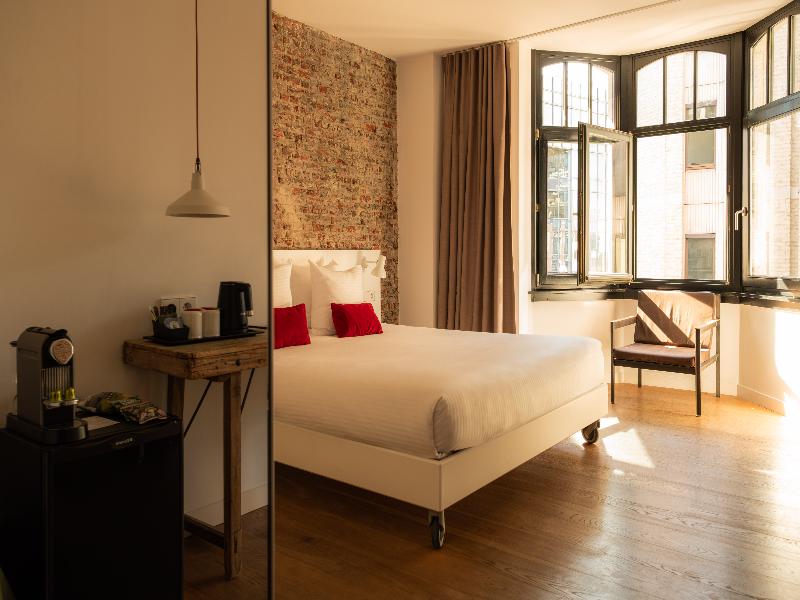 9Hotel Central image