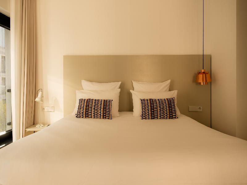 9Hotel Sablon image