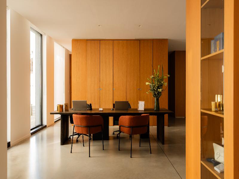 9Hotel Sablon image